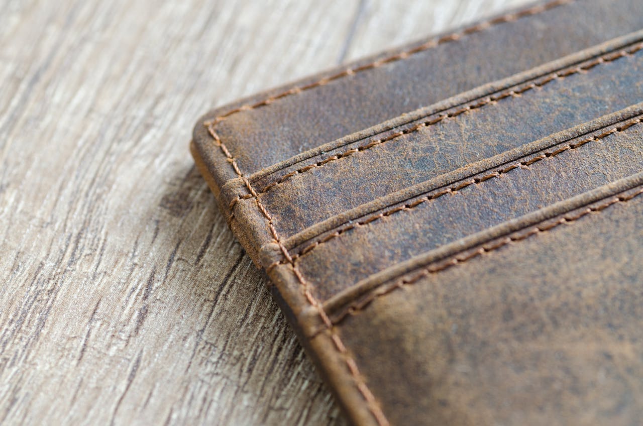 classic-mens-leather-wallets-at-coach-outlet